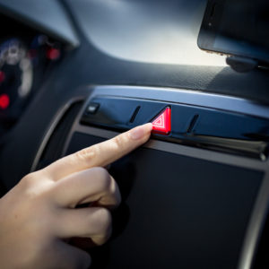 Ako používať výstražné svetlá v aute