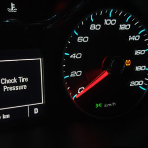 Bezpečnejšia jazda: Všetko o snímačoch tlaku pneumatík